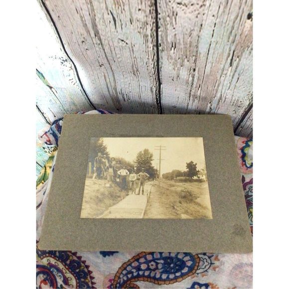 Antique Photography Working Men With Shovels 1800’s / Early 1900 Matted “Working - Picture 5 of 15